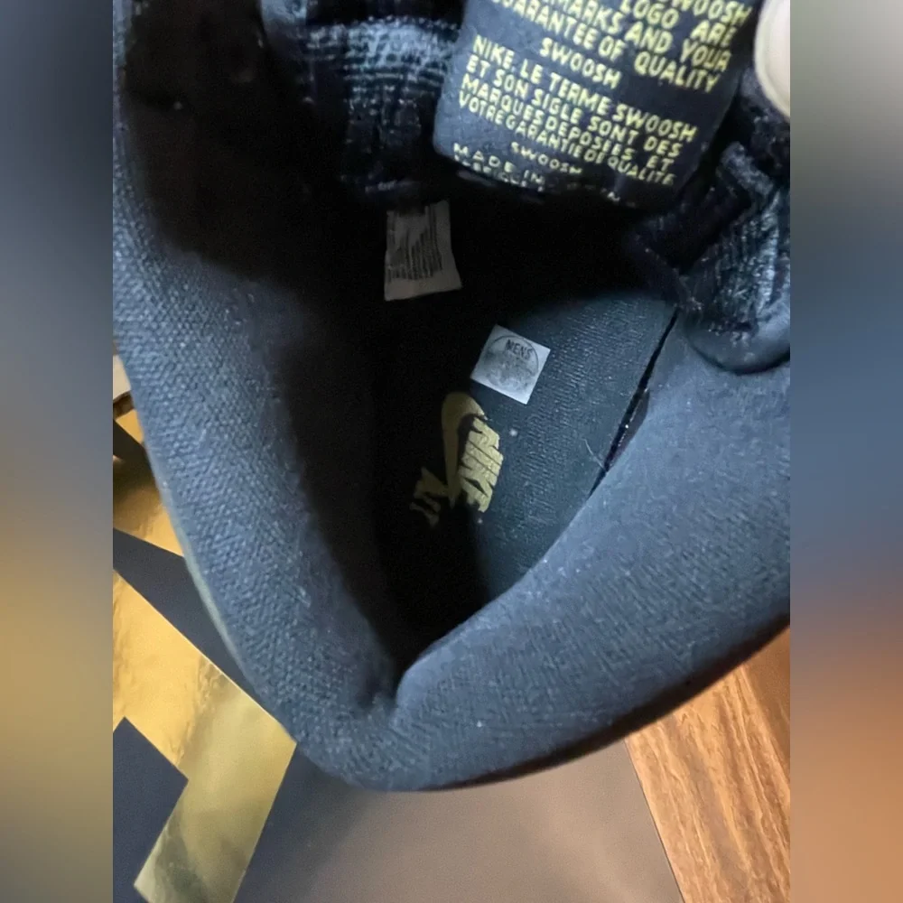 Like New AIR JORDAN 1 RETRO HIGH OG - Picture 7 of 10